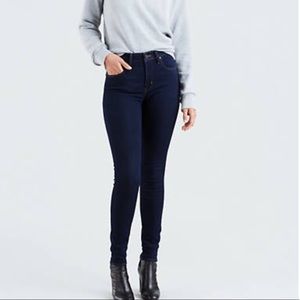 Levi’s 721 High Rise Skinny Jeans 27x30